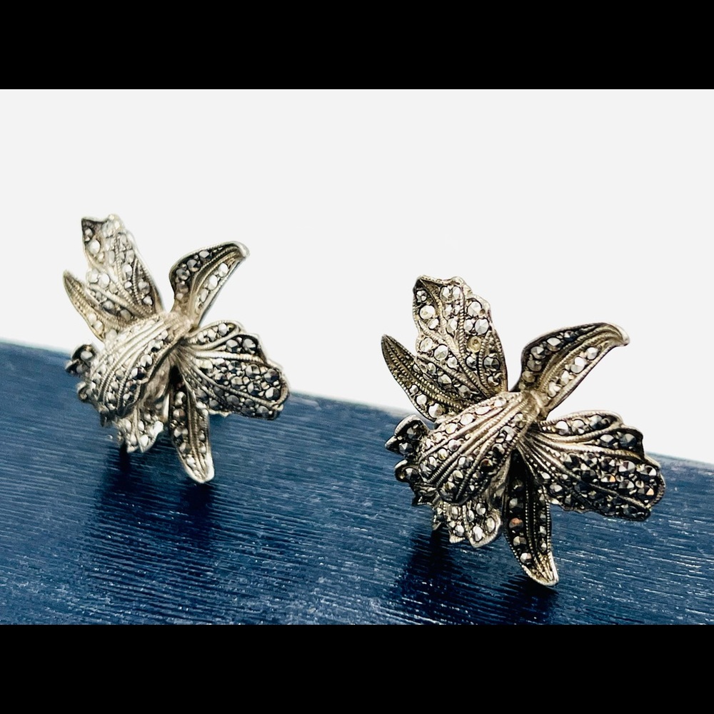 Vintage silver clip on marcasite paved iris floral earrings exquisite - Picture 5 of 14